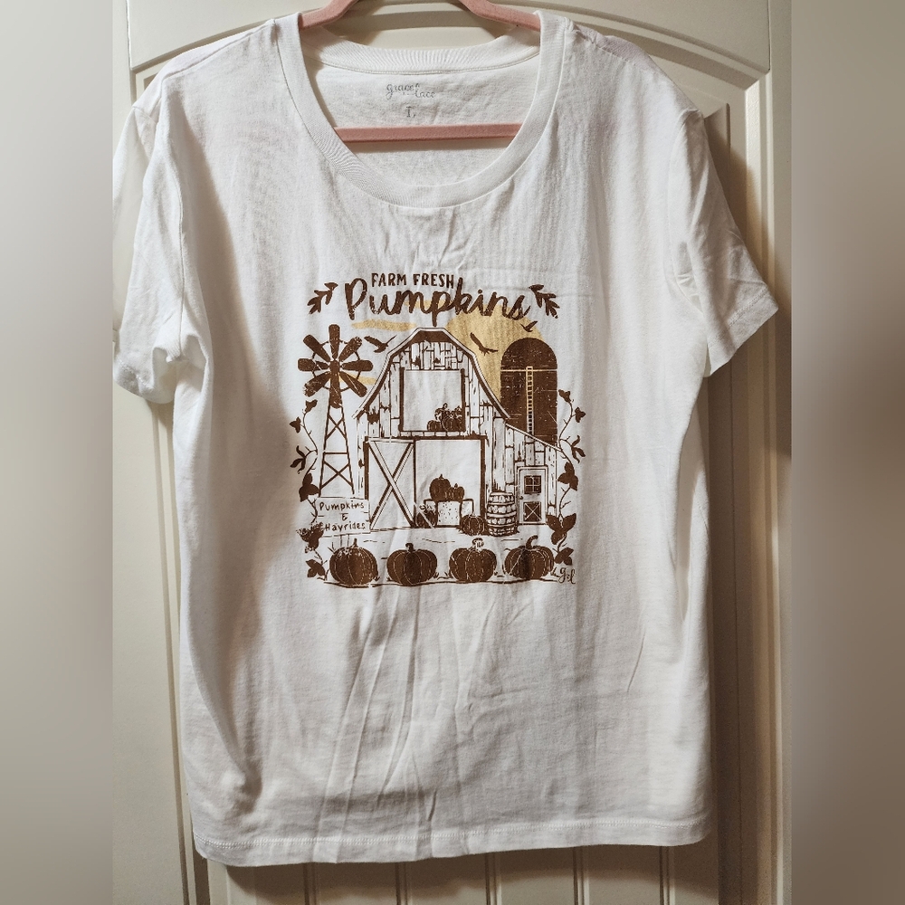 White Farm Fresh Pumpkins Graphic T-Shirt